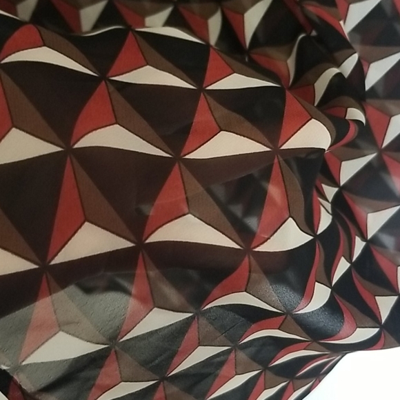 Pleione Geometric Pattern Tunic - Picture 6 of 11